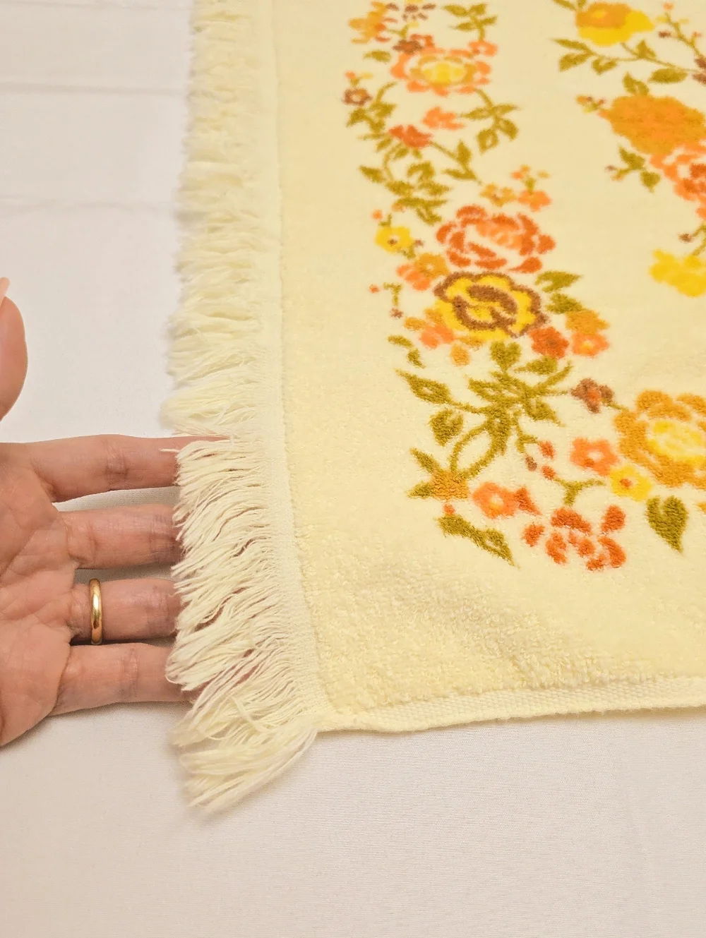 Vintage Stevens Utica 70s Bath Towel Yellow Floral Bird Fringe Retro Cotton
